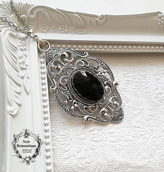 The widow necklace-gothic necklace-vampire necklace-gothic jewelry