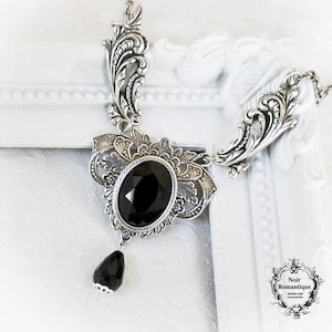 Silver flourish cameo necklace-gothic necklace-victorian gothic jewelry-ready to ship-cameo necklace-victorian necklace with gem