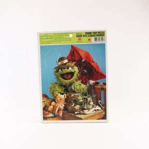 Vintage 1983 Sesame Street Oscar the Grouch's Favourite Things, Frame-Tray Puzzle, Whitman 1983 #4508
