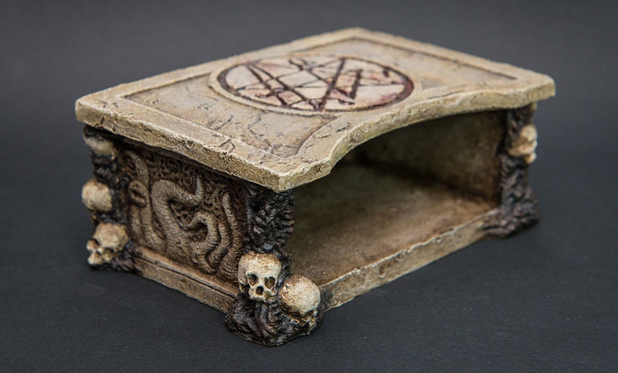 Cthulhu Altar - Lovecraft Shrine - Tentacle Death Witchy