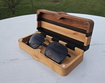 Estuche para gafas de madera de nogal hecho a mano