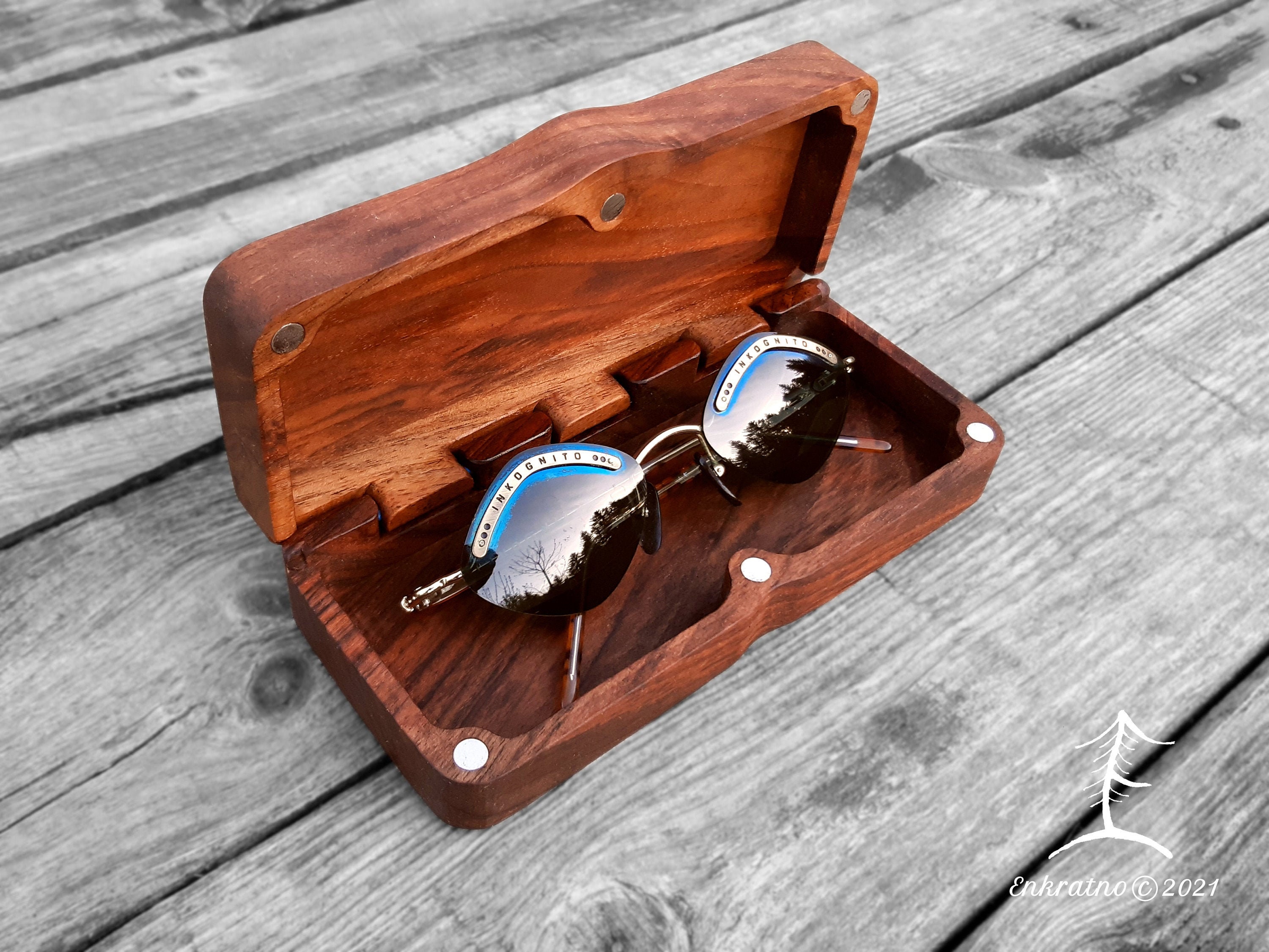 Wood eyeglass box - .de