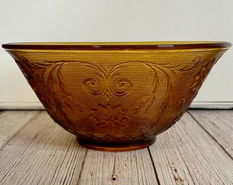 Mid-Century Anchor Hocking Sandwich Glass Serving Bowl in Desert Gold