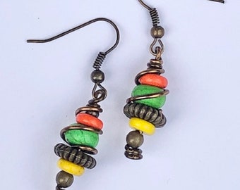 Boucles d’oreilles colorées et amusantes de BoHo Dangle, laiton, fil enveloppé