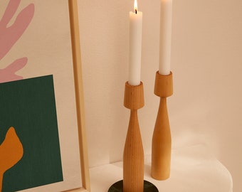 Ensemble de 2 bougeoirs en bois d'érable tournés à la main Albert pour une décoration hygge. Bougeoir minimaliste pour décoration de table