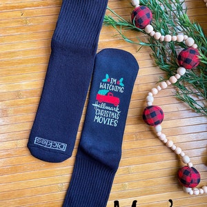 Christmas movie socks If you can read this Christmas Socks Watching Christmas Movies hallmark Christmas Funny womens socks Mens 7-12 Shoe US adult sock