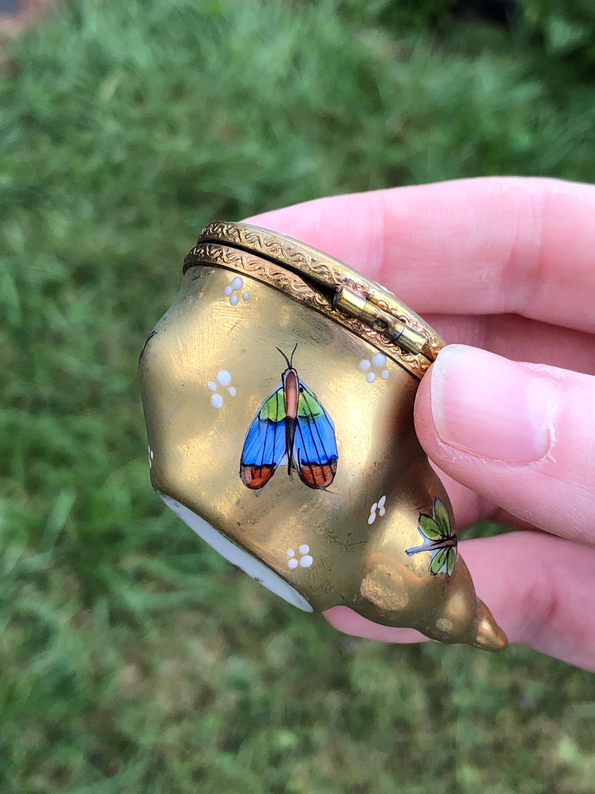 Signed Rochard Limoges vintage handpainted trinket box with