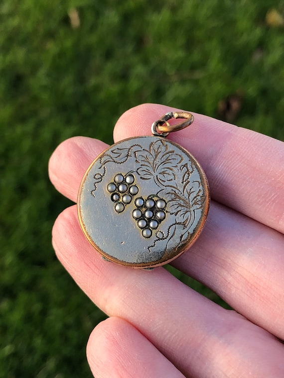 Antique Edwardian grapes gold filled locket