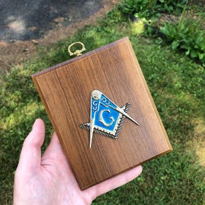 Vintage Masonic mounted plaque