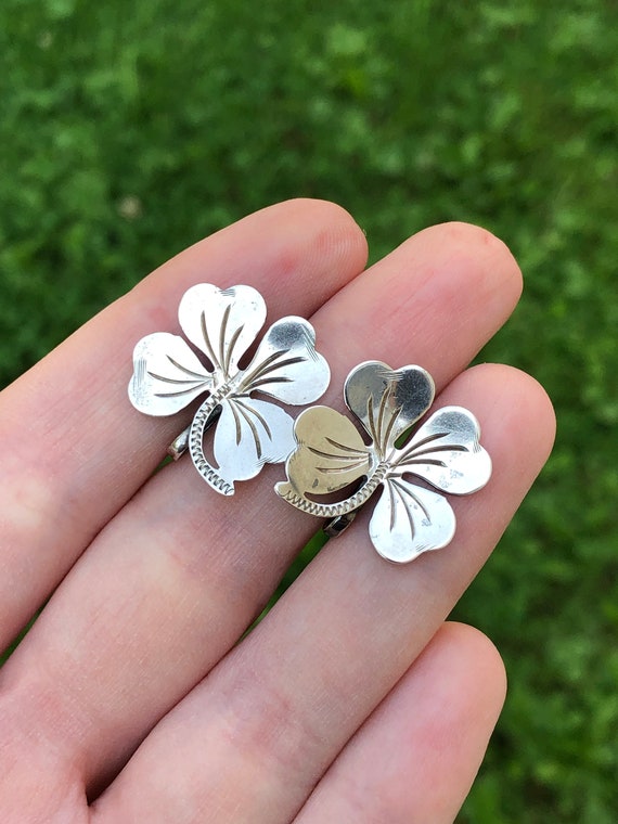 Sterling silver four leaf clover earrings, screw backs, early 20th century