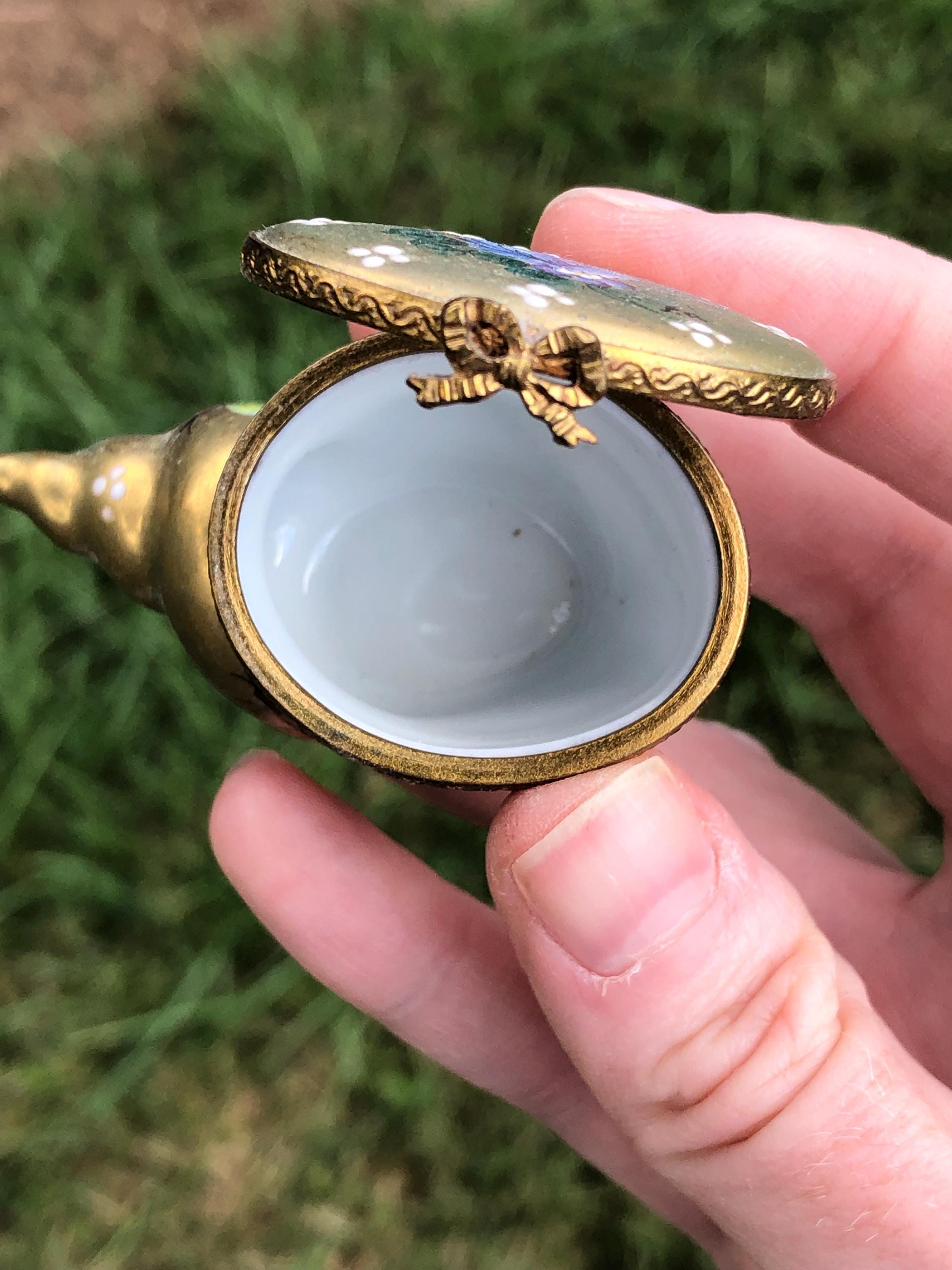 Signed Rochard Limoges vintage handpainted trinket box with