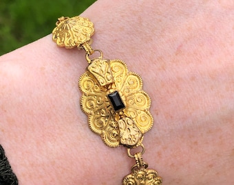Art Deco scalloped shell bracelet made of brass