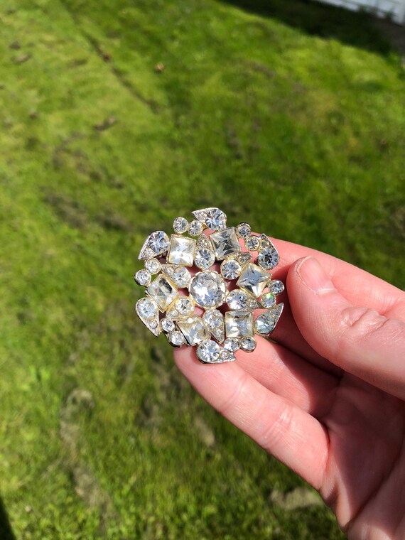 Unsigned vintage rhinestone statement pin, incred… - image 6