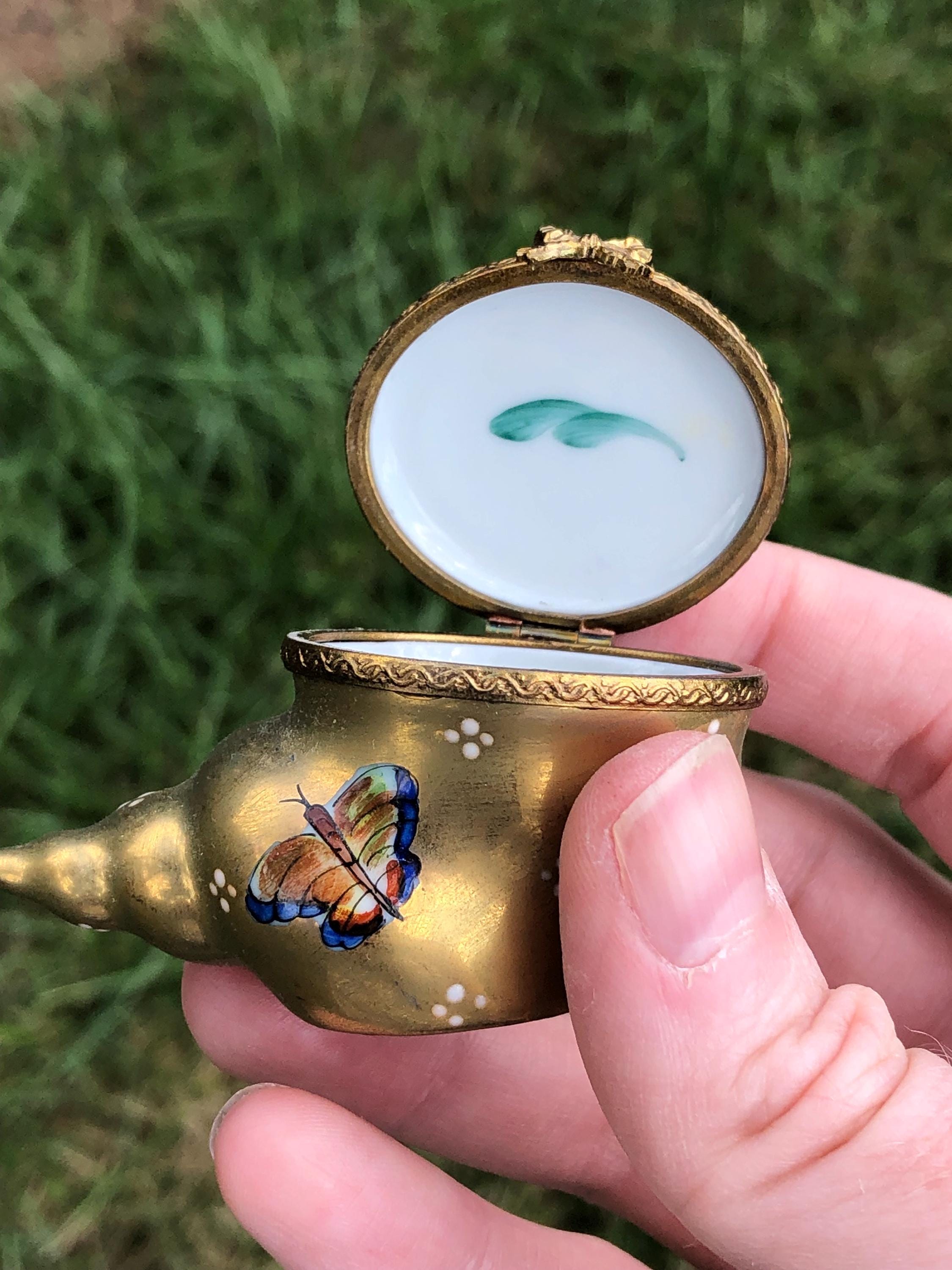 Signed Rochard Limoges vintage handpainted trinket box with