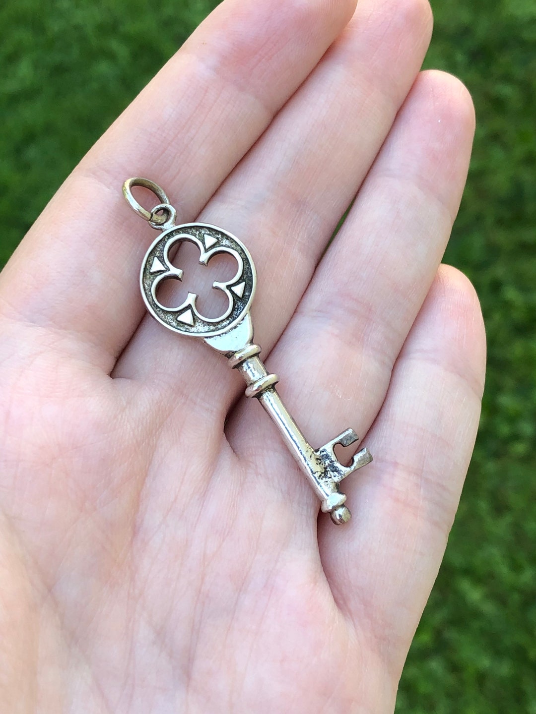 Ciondolo a forma di foglia d'edera: collana botanica in argento