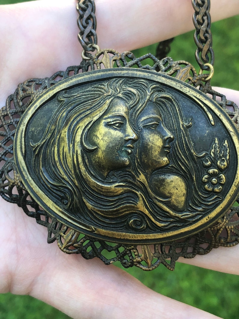 Vintage double cameo necklace in brass, huge image 4