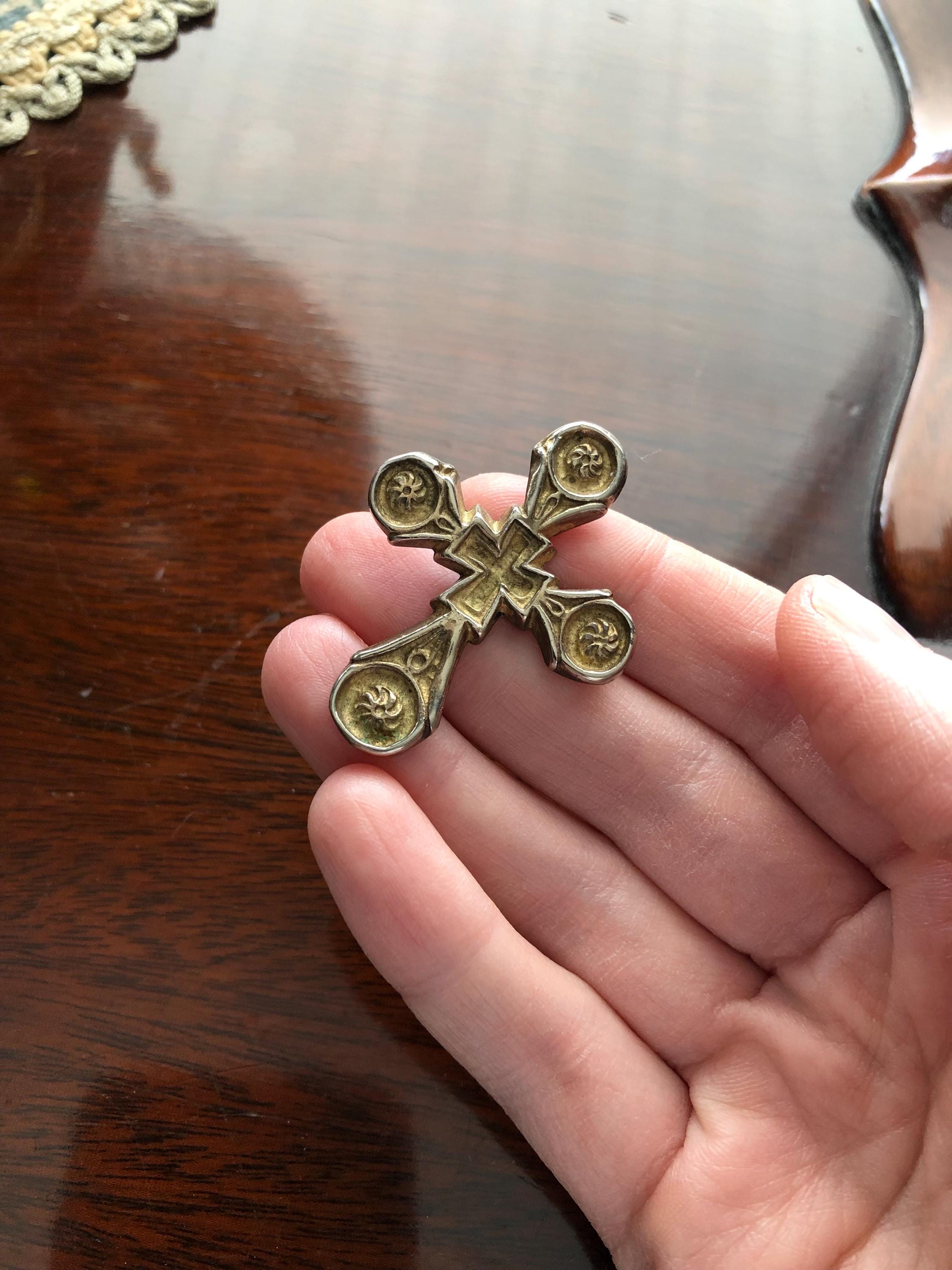 Hefty Cross Pendant Marked Metropolitan Museum of Art. - Etsy