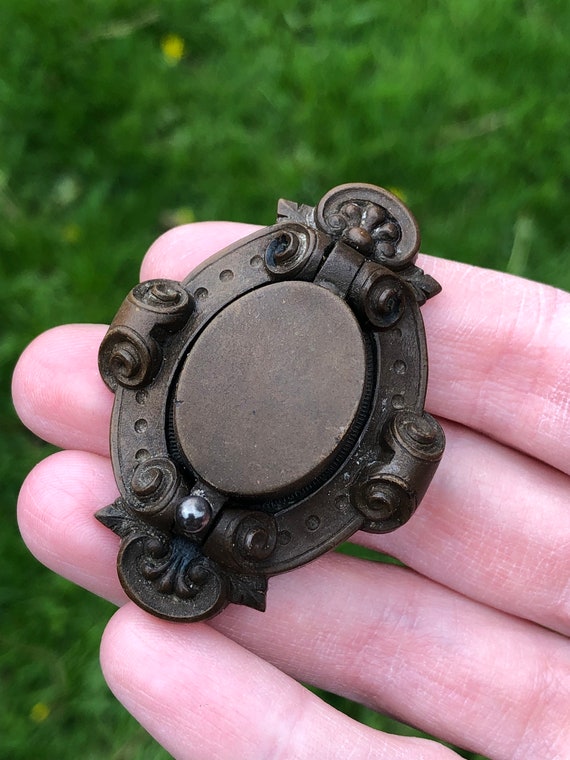 Victorian mourning locket brooch, vulcanite, with 