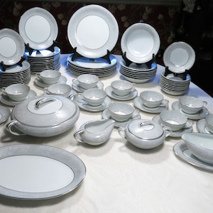 Großes Set wunderschöner Mid-Century Noritake Fine China Sabrina Muster, einfache, elegante und zeitlose Muster Made in Japan #5590 79 Stück!