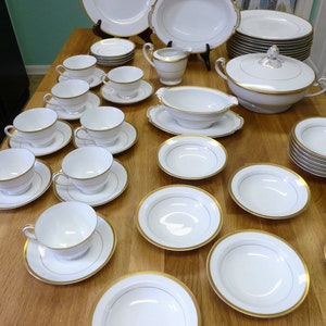1950 wunderschöne 40 Stück Set Noritake "Gwendolyn" Muster 40 Stück Set von feinem China, begrenzte Menge links-V.!
