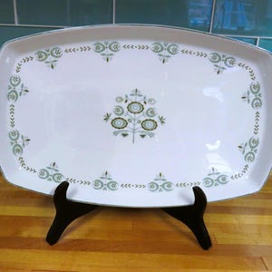 1960's Franciscan Heritage 13" Oval Serving Dish- Great Green and White Simple Floral Design