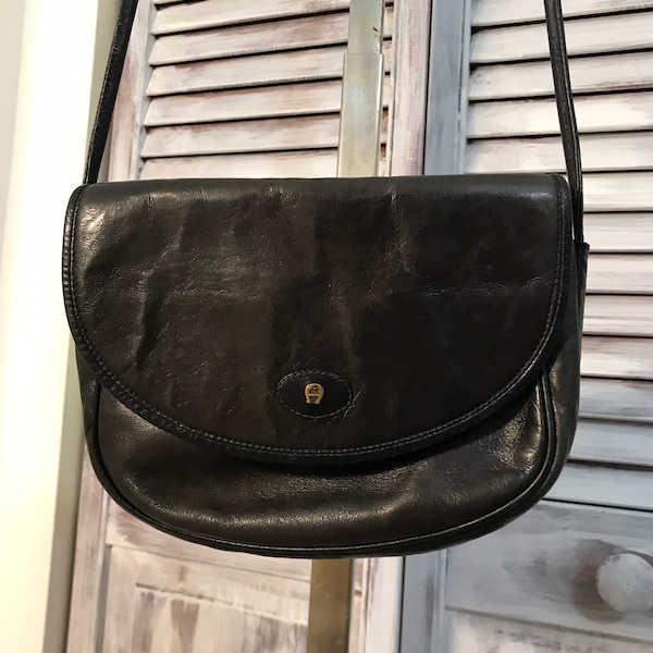 Vintage handbag from the 80s Etienne Aigner - small handbag in ultra-light black leather - in very soft leather