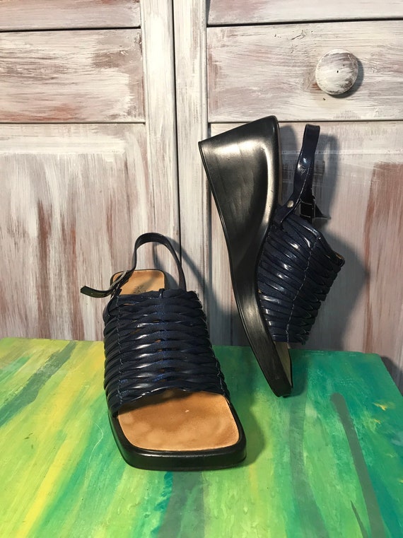 Sandales des années 90 en cuir marine grandeur 37 