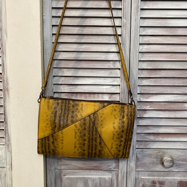 Sac à main ocre en cuir vegan vintage année 1980