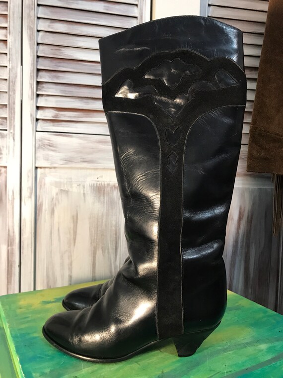 pointed tip cowboy boots