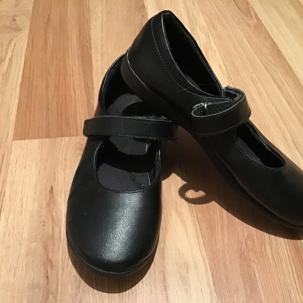 Hush Puppies black leather shoe vintage woman size 7