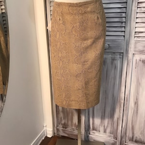 Vintage Leather Skirt - Simon Chang Leather Skirt in Beige Snake Looks - with Side Slit Size 10