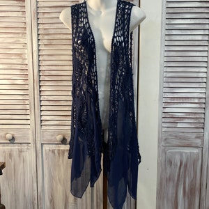 Vintage women&#39;s navy crochet sleeveless jacket size M or fits all