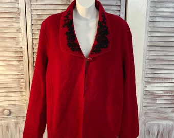 Veste Manteau en laine femme vintage laine bouillie de couleur rouge foncée grandeur XL