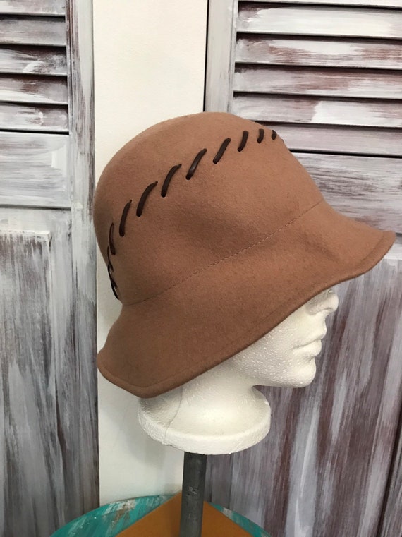 Chapeau vintage neuf avec étiquettes en laine et … - image 3