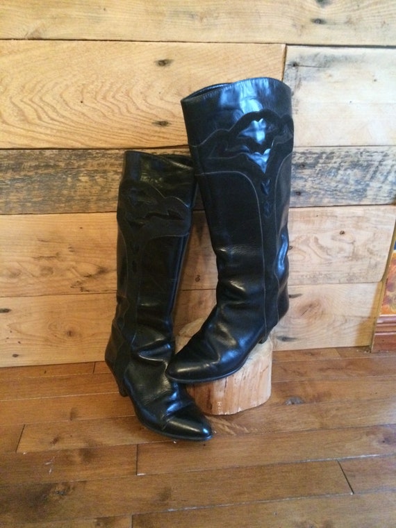 pointed tip cowboy boots