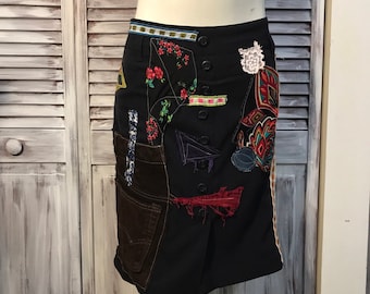 Jupe  up cycled clothing - jupe noir - jupe retravailler - jupe tableau art portable - collage de déchets textile - taille 34