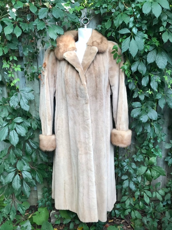 Vintage women's coat - beige fur coat - 80s coat … - image 1