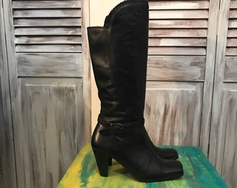 Women's boot - vintage soft leather boot from the 90s square toe in black leather - mid-high boot - size 6 1/2 us