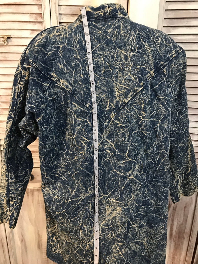 jeans coat vintage women/'s jeans coat acid wash jeans with painted flower and studs 80 year old women/'s jeans jacket medi size