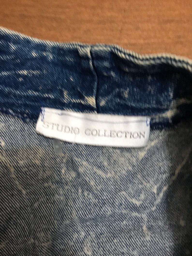 jeans coat vintage women/'s jeans coat acid wash jeans with painted flower and studs 80 year old women/'s jeans jacket medi size