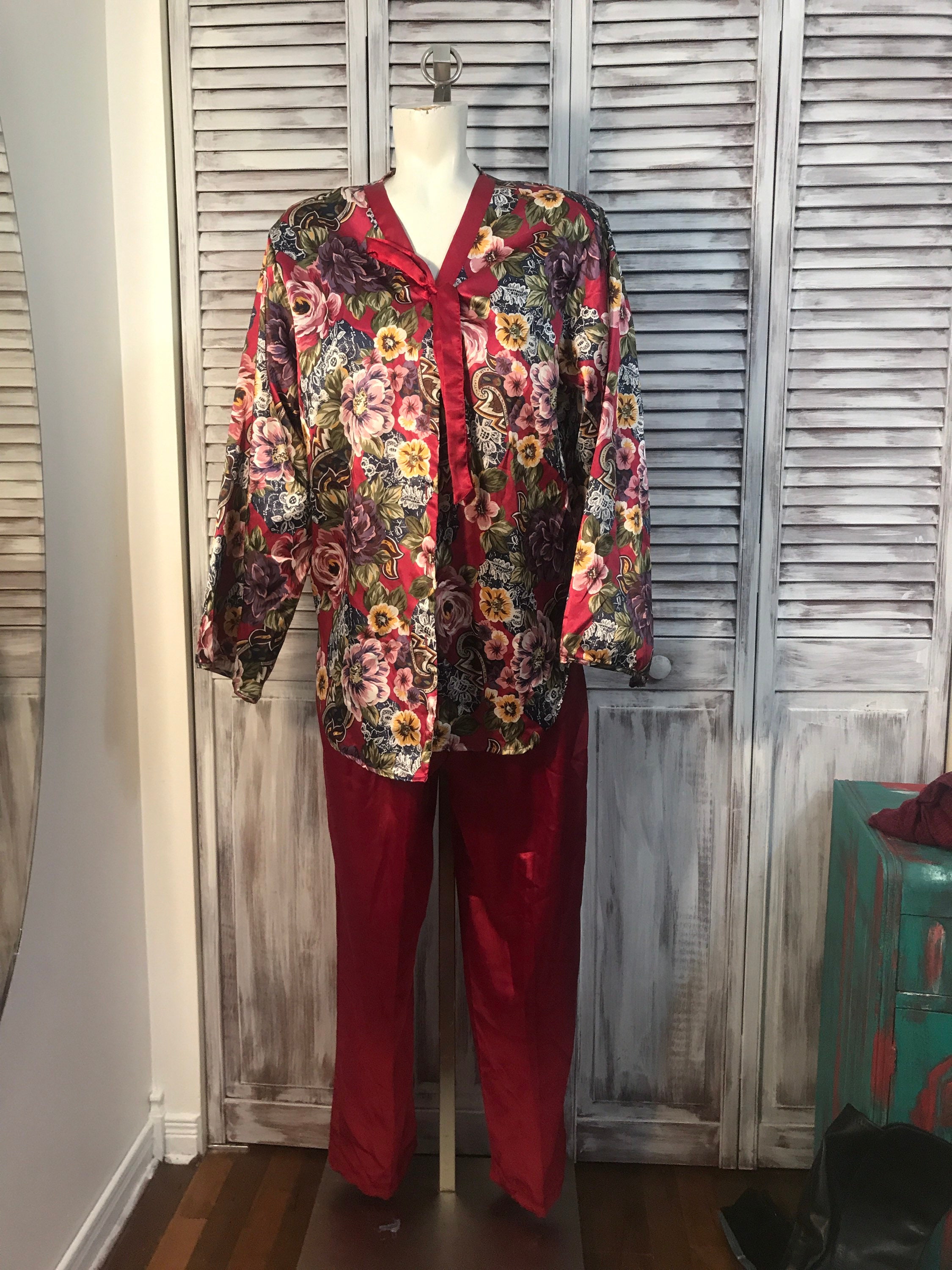 Caroll Reed Vintage Women's Pajama Set in Wine Red Satin - Etsy
