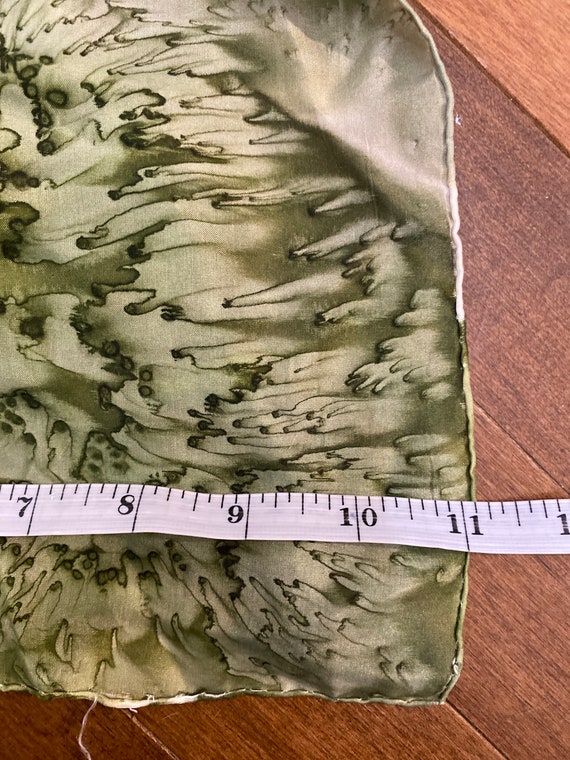 Vintage hand painted pure silk green scarf, 56 in… - image 3