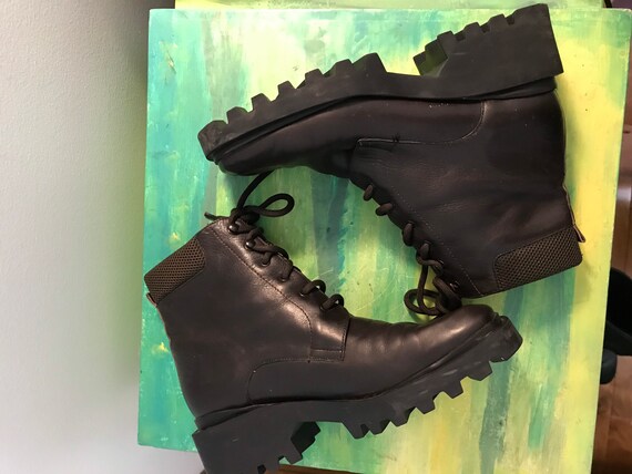 Vintage chunky square-toe women's boot - brown lea