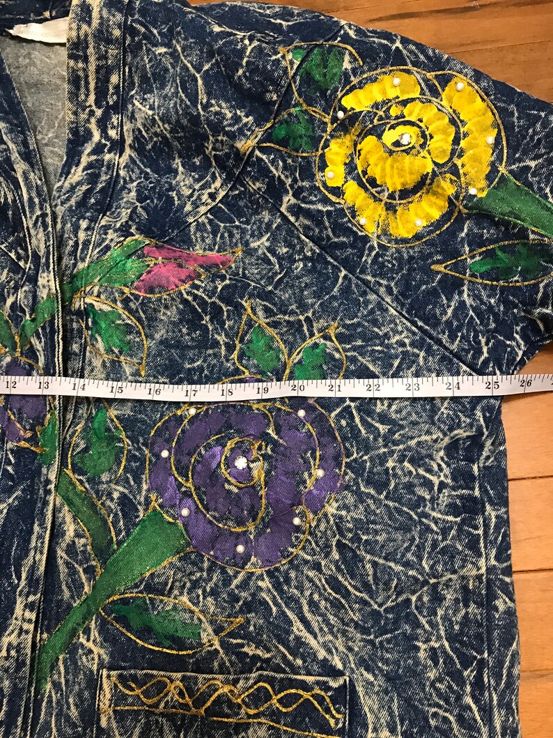 jeans coat vintage women/'s jeans coat acid wash jeans with painted flower and studs 80 year old women/'s jeans jacket medi size