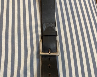 Vintage men's or women's belt - genuine leather and 36 inches at the smallest at 40 inches
