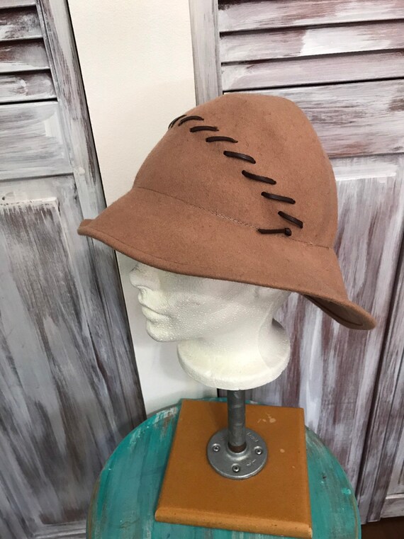 Chapeau vintage neuf avec étiquettes en laine et … - image 6