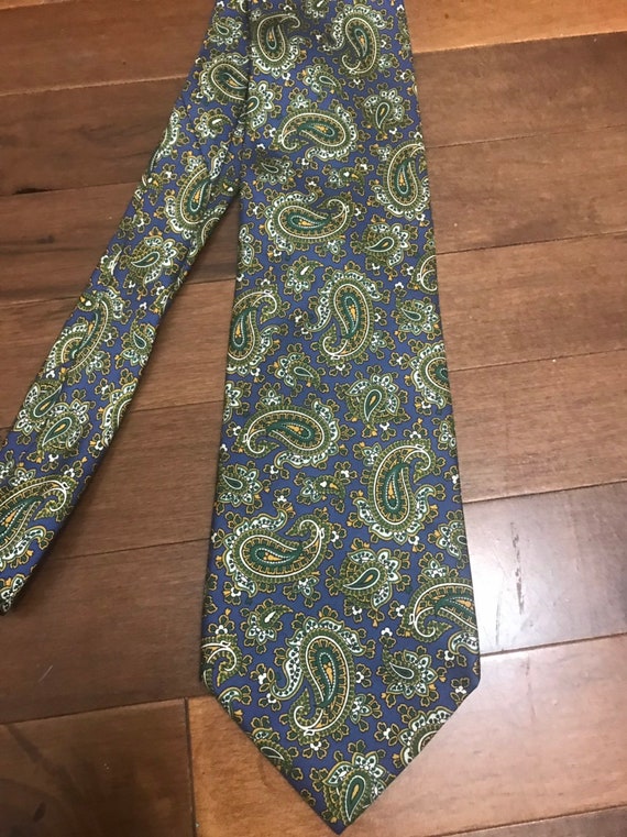 Cravate vintage tie en soie imprimé paisley bleu ,