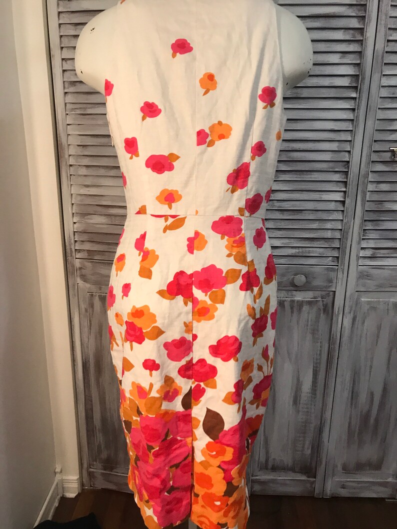 Adrianna Papell pretty refined linen and ivory cotton dress with flowers in shades of pink and orange size 10 Vintage linen dress