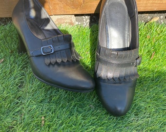 Women's Naturalizer shoes vintage black leather vintage pumps with heels - size 8