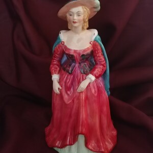 Vintage fine bone china figurine of  &quot; LADY ISABEL&quot; by PARAGON